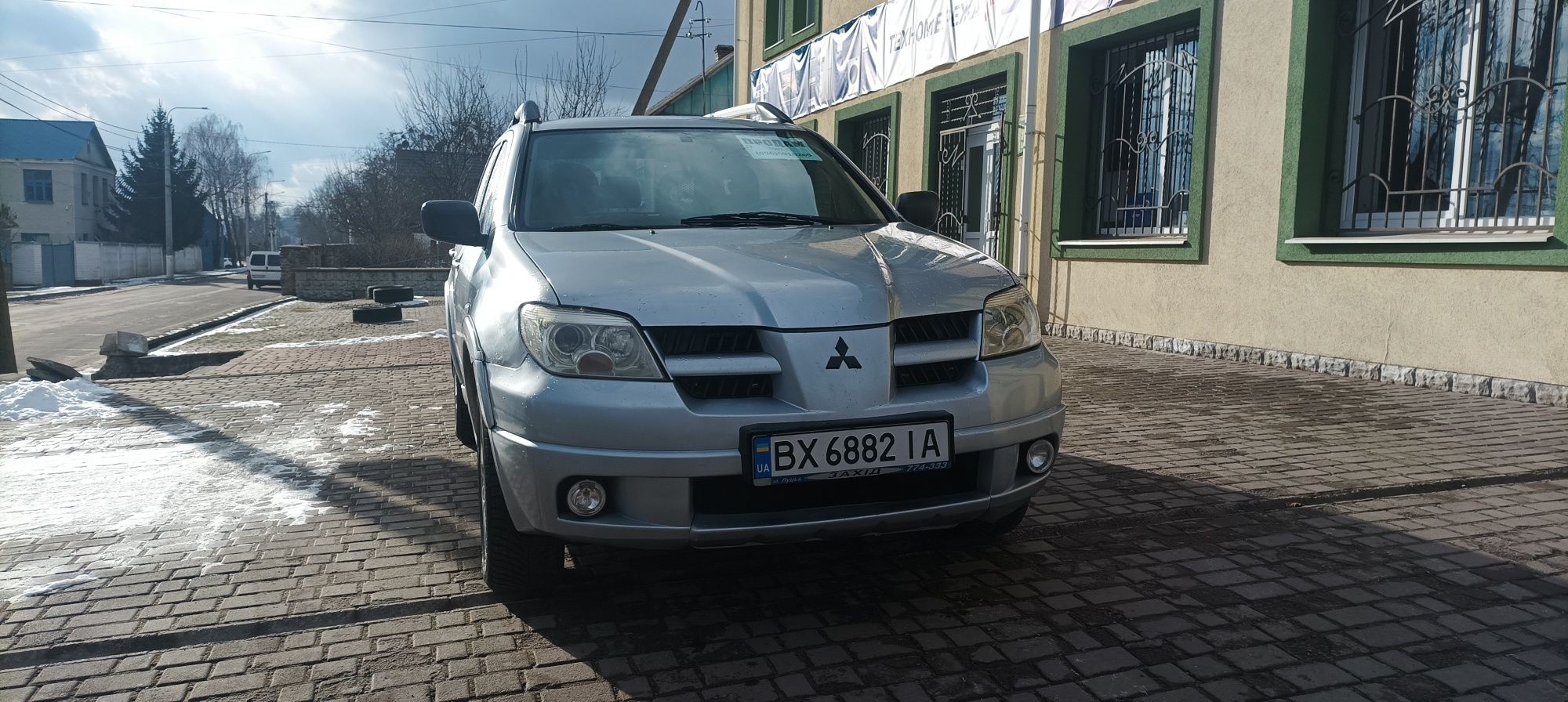 Позашляховик кросовер