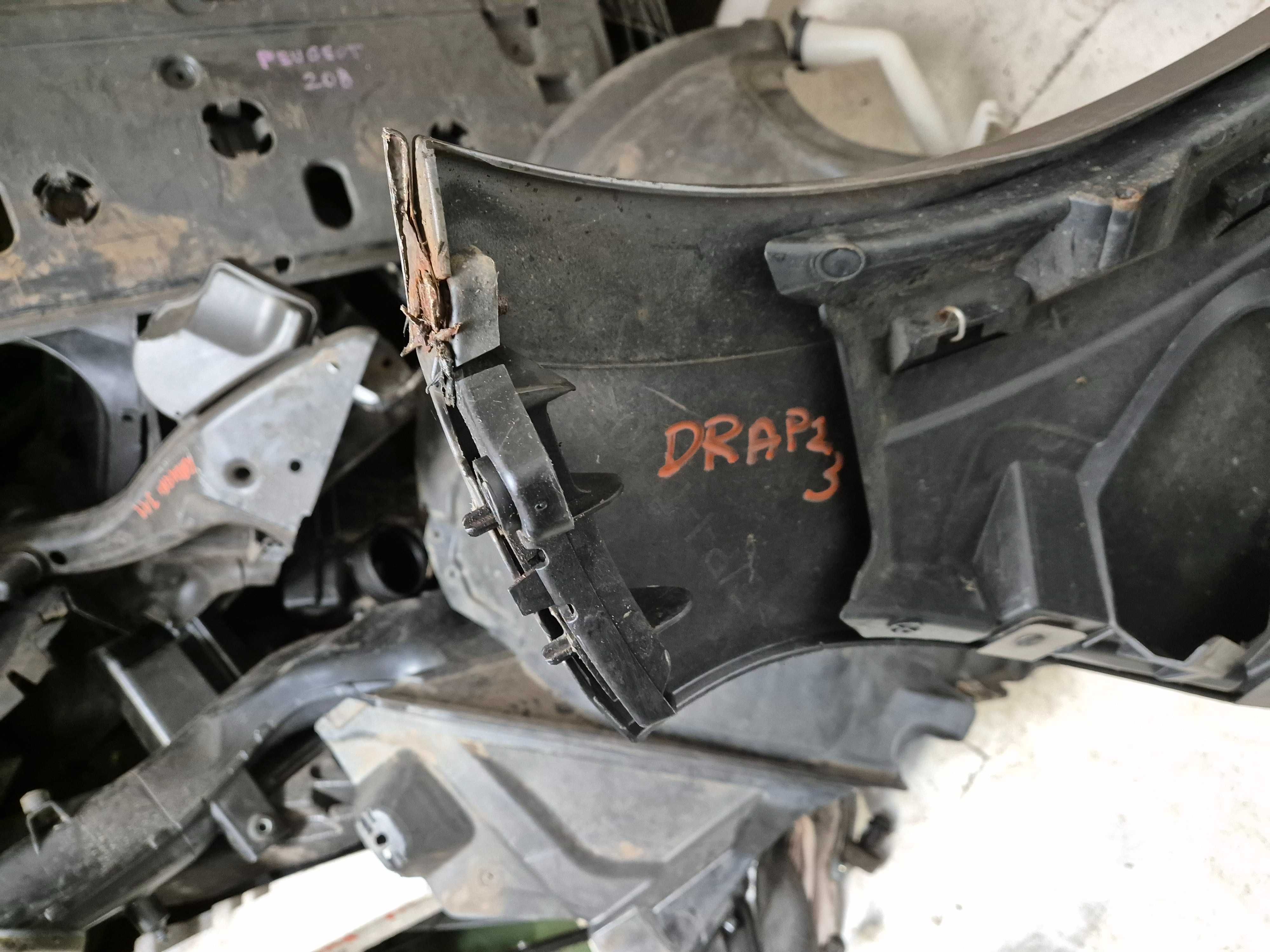 Renault Megane III lift zderzak przedni przód.