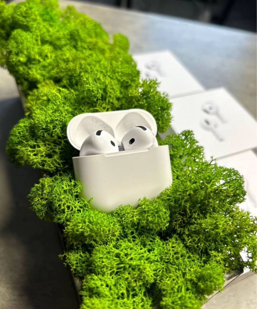 Навушники AirPods 4