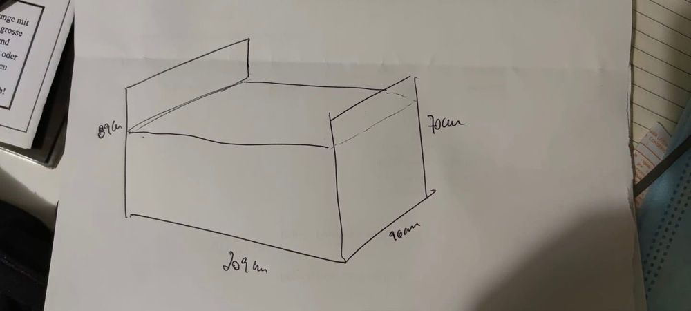 Cama branca c/ colchão incluído