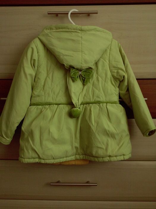Демісезонна куртка на флісі (110 розмір) 5-6 років