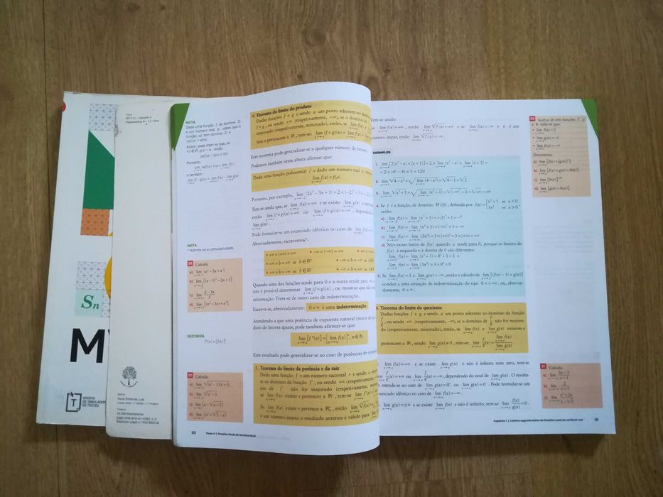 Manuais de Matemática - 11º Ano (3 Volumes)