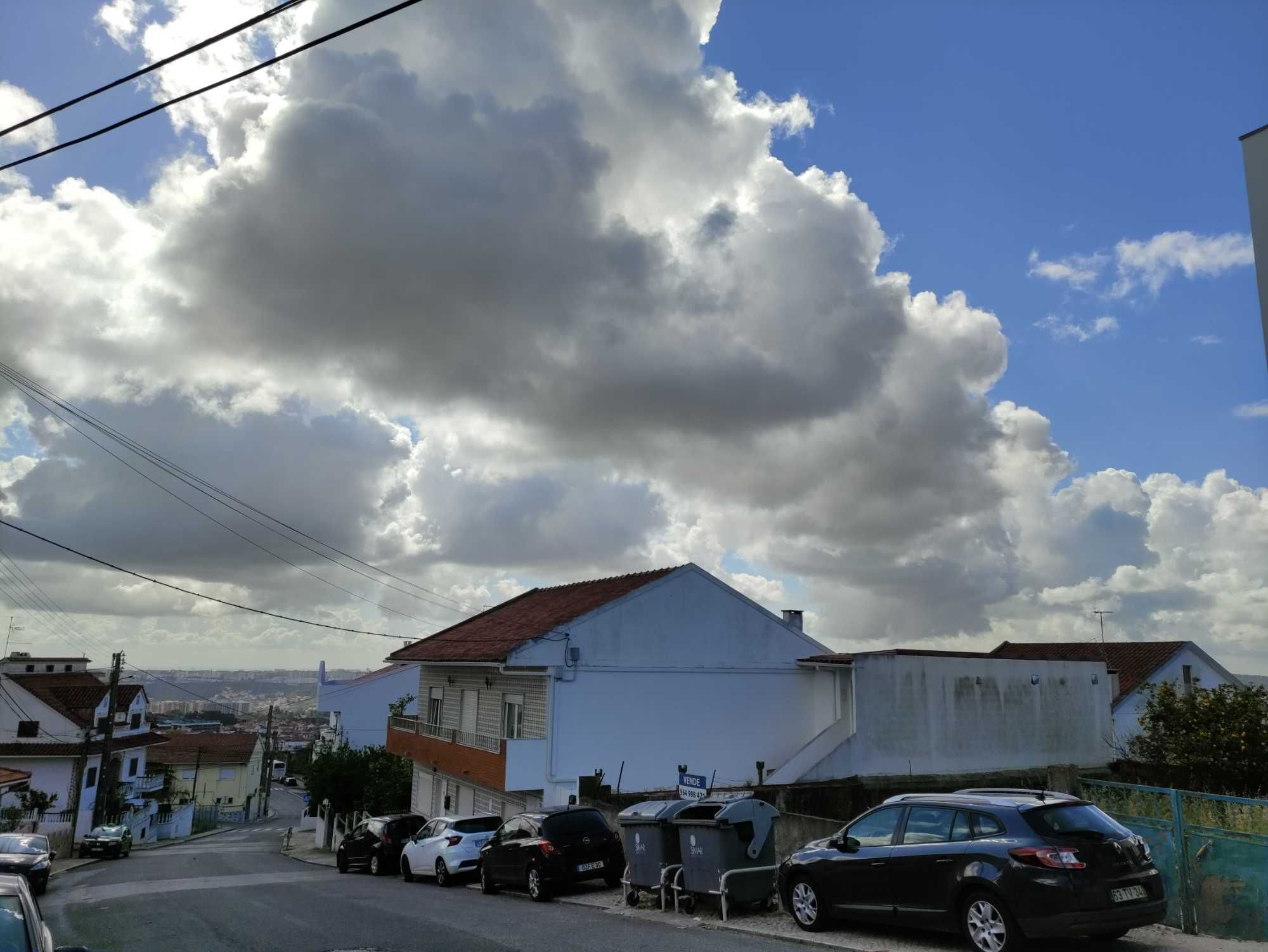 Terreno Casal da Silveira Famões Pontinha