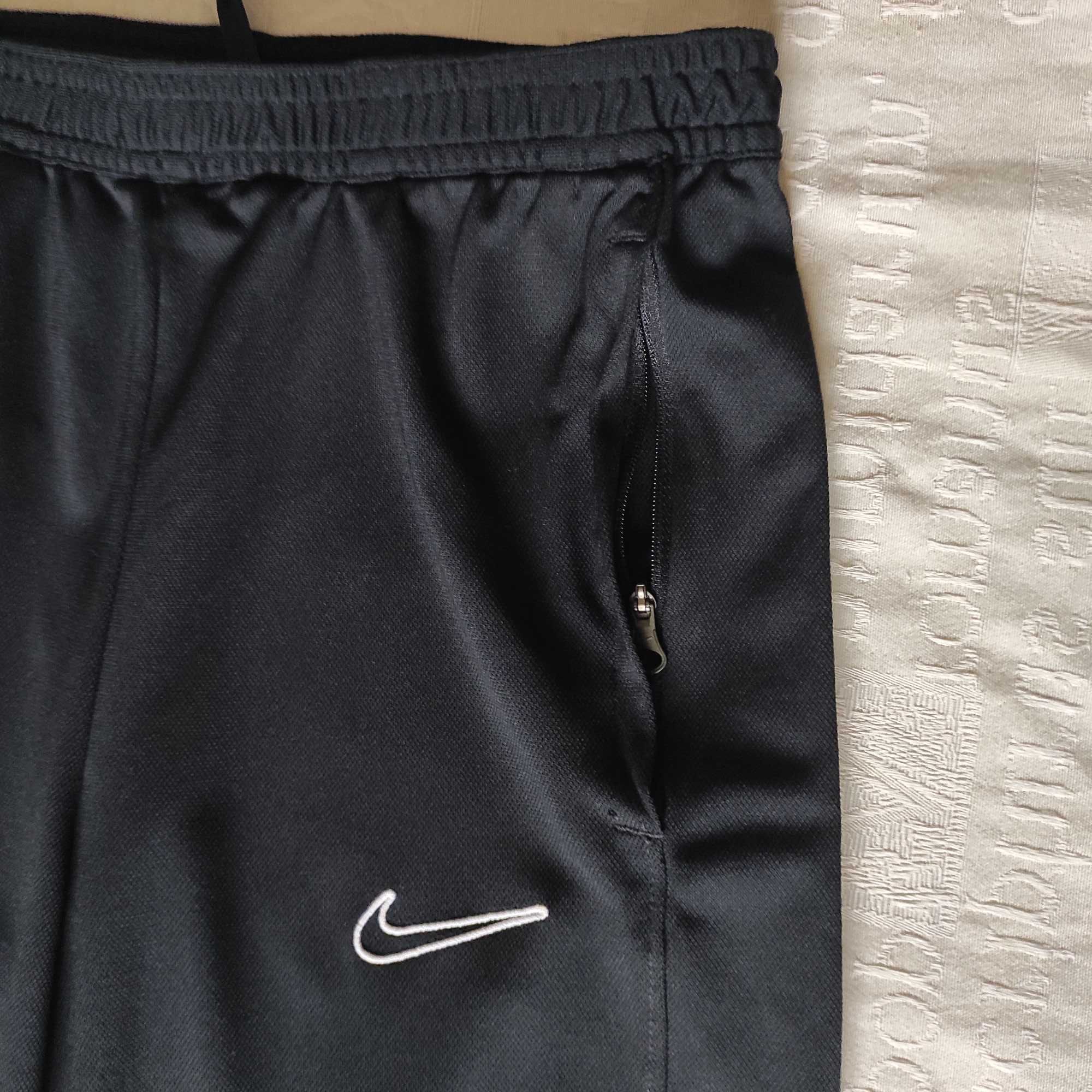 Спортивные брюки Nike 11-13 лет, оригинал, штаны р. 146-158
