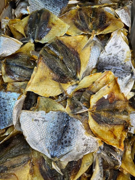 Снеки до пива, закуски: рибка, джерки, фісташки