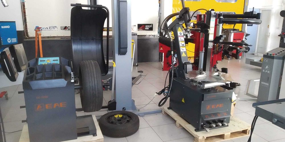 Máquina de calibrar pneus (equilibradora)Cetrus EAE(NOVA) mod. EE-3099