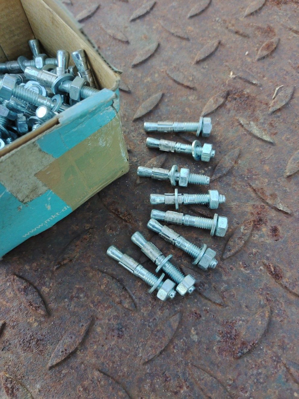 Kotwa do betonu stalowa 6x40mm 100 szt.