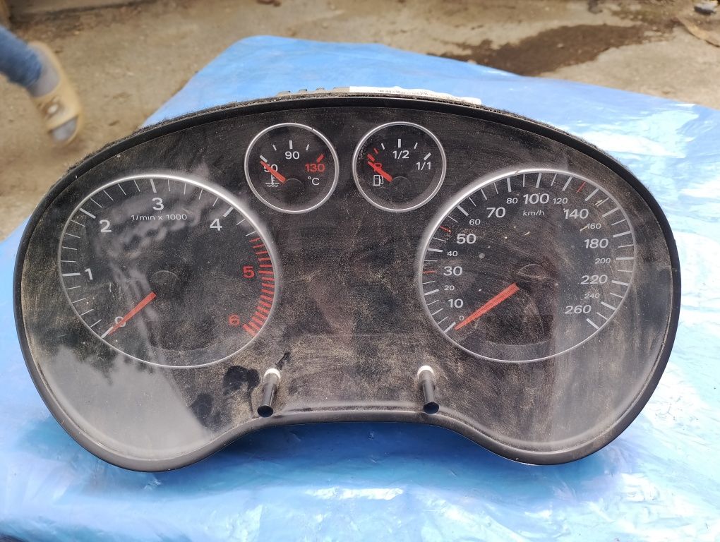 Licznik zegar audi A3 8P 1.9 2.0 TDI 930F