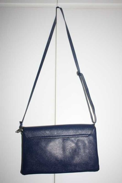 Carteira formato envelope azulão imitação de pele