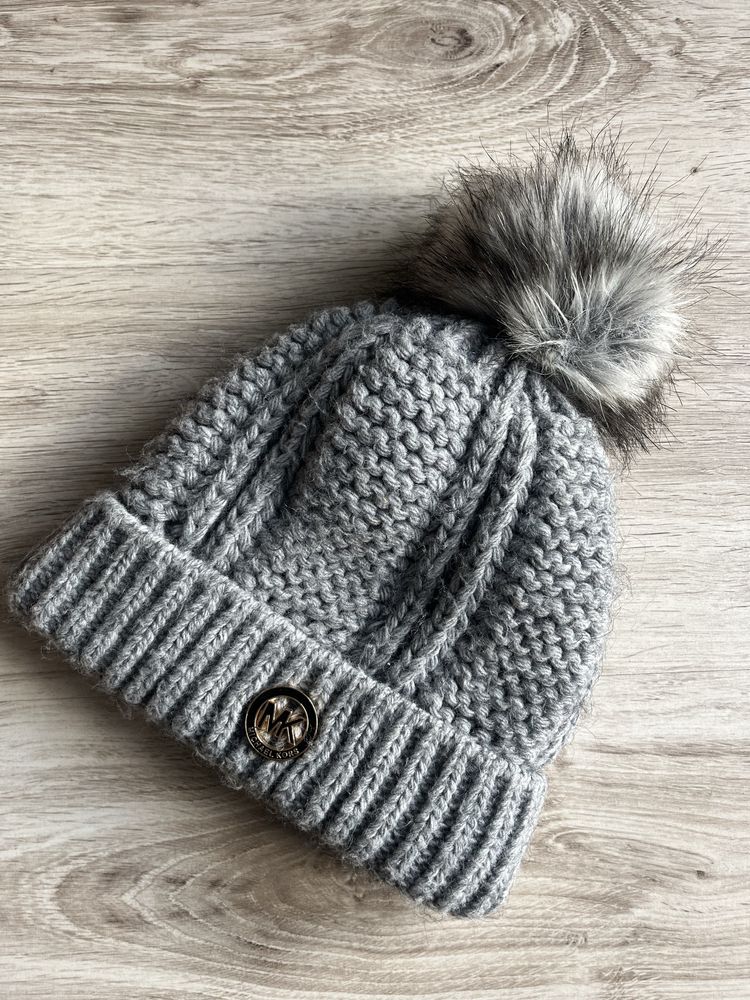 Michael Kors czapka pompon szara