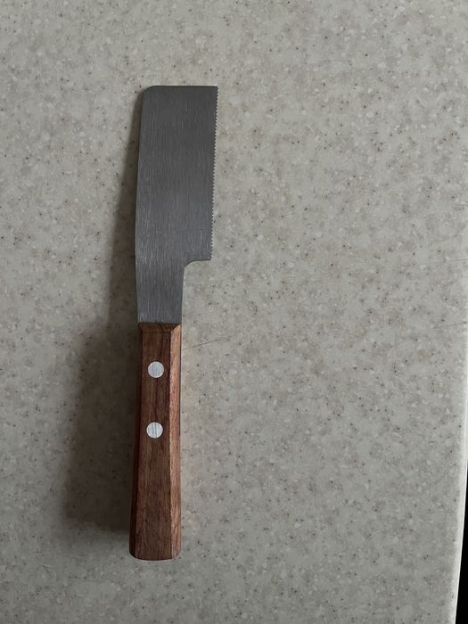 Продам ніж для сиру раклет.