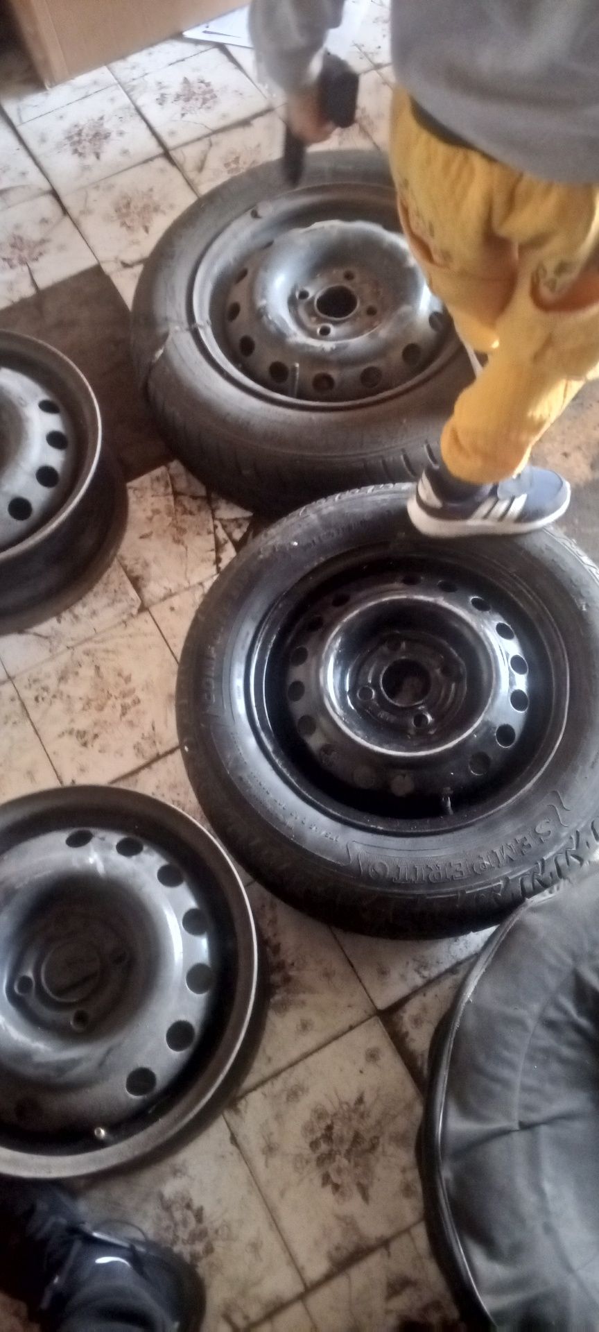 Продам штампованные диски R13