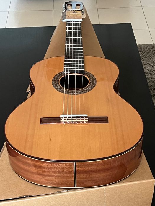 Guitarra Clássica Paco Castillo 202 ( Nova/ caixa )