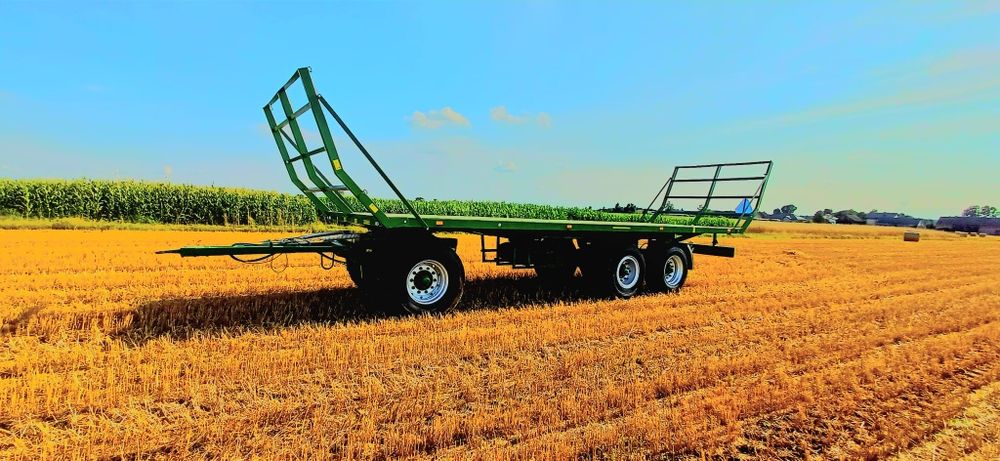 Przyczepa, laweta do bel, palet itp