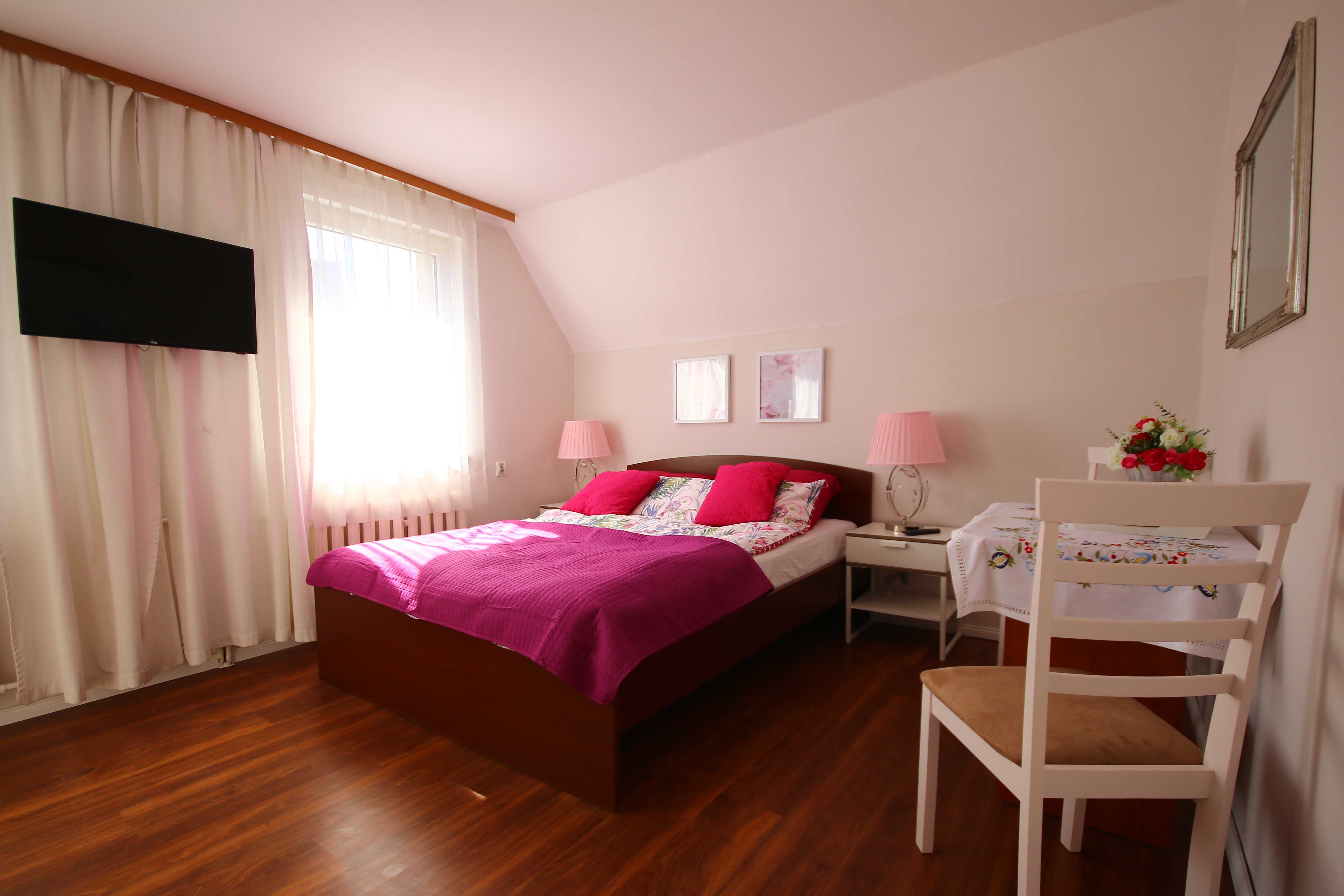 Pokoje z łazienkami i apartamenty centrum Hel