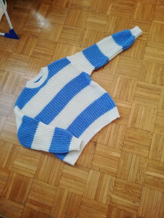 Sweter o grubszym splocie w r 168/170