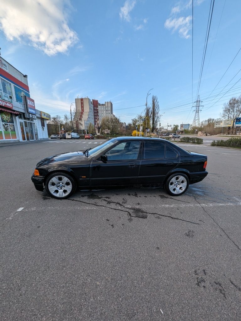 Bmw e36 2.8л продам