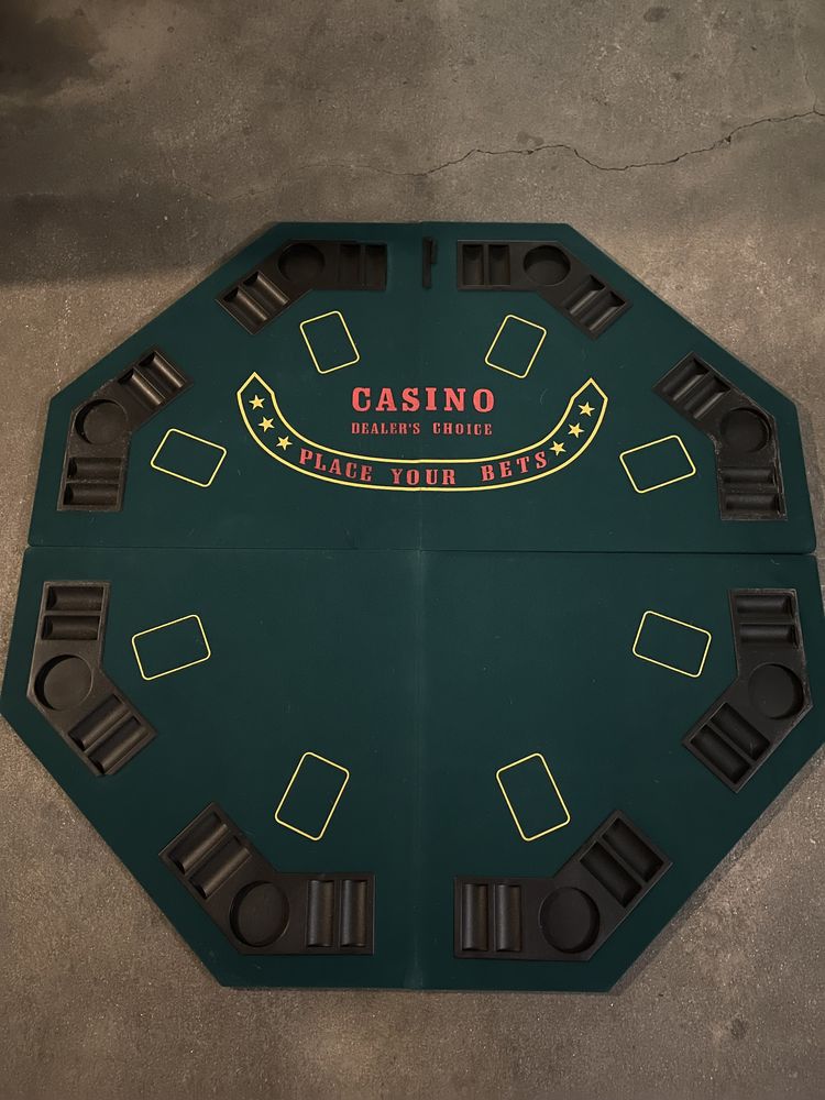 Mesa de poker em bom estado