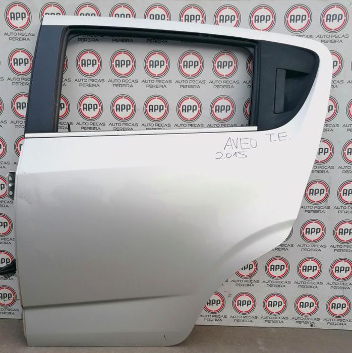 Porta Chevrolet Aveo 2016 traseira esquerda.