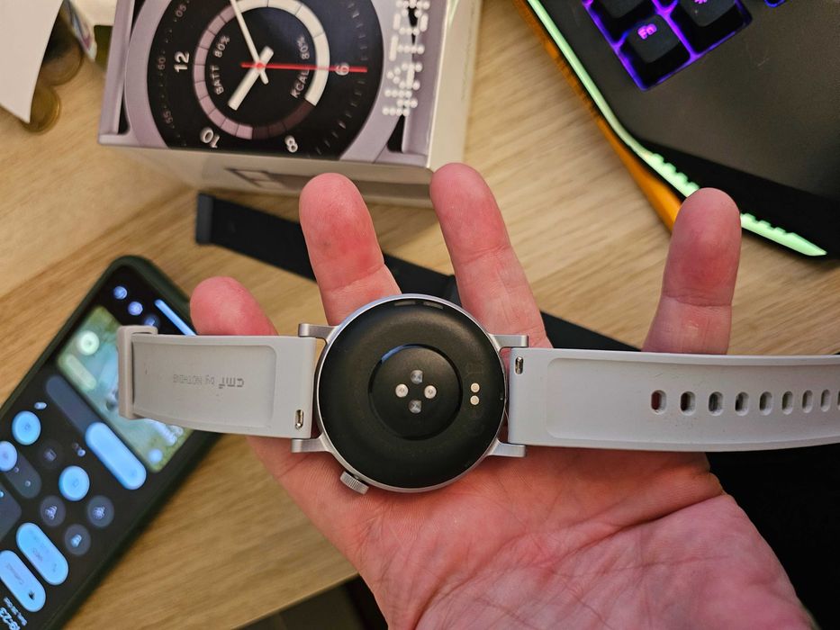 Nothing Phone 3A Pro e CMF Watch Pro 2