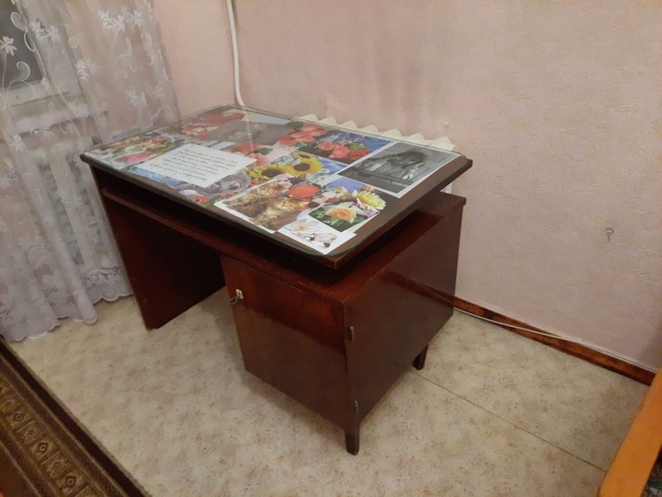 продается письменный стол
