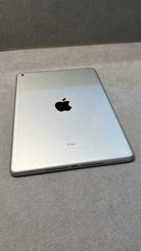 Вітринний Айпад iPad 2018, 32 ГБ, Wi-Fi Space Gray Гарантія 12 місяців