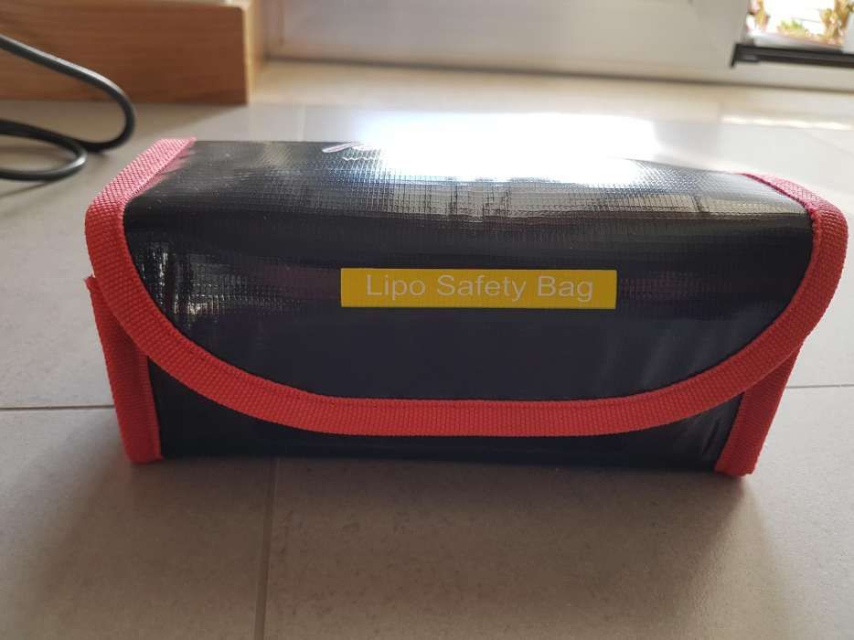 Carro eléctrico 1:8 competição