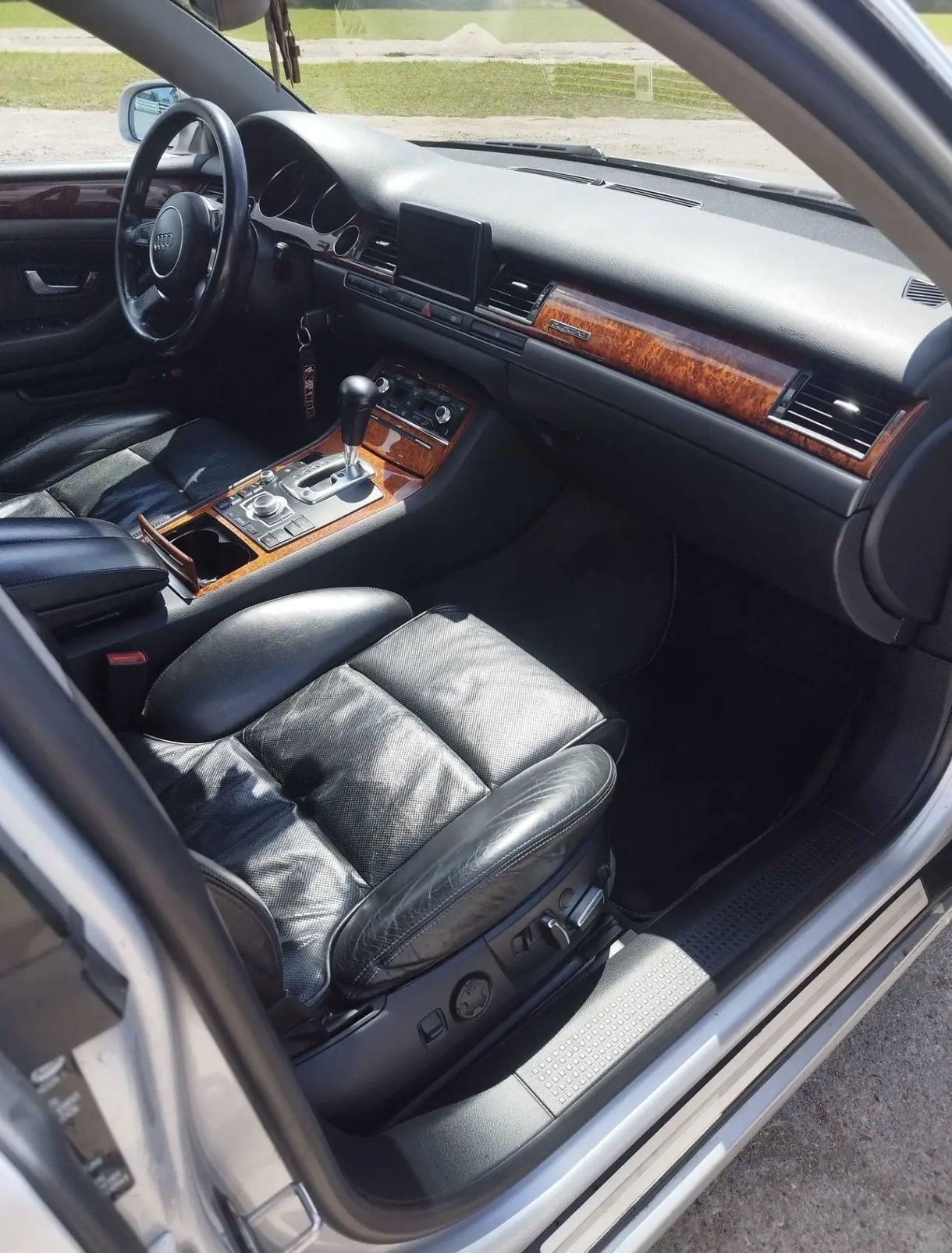 Audi A8 D3 long V8 Quatrro
