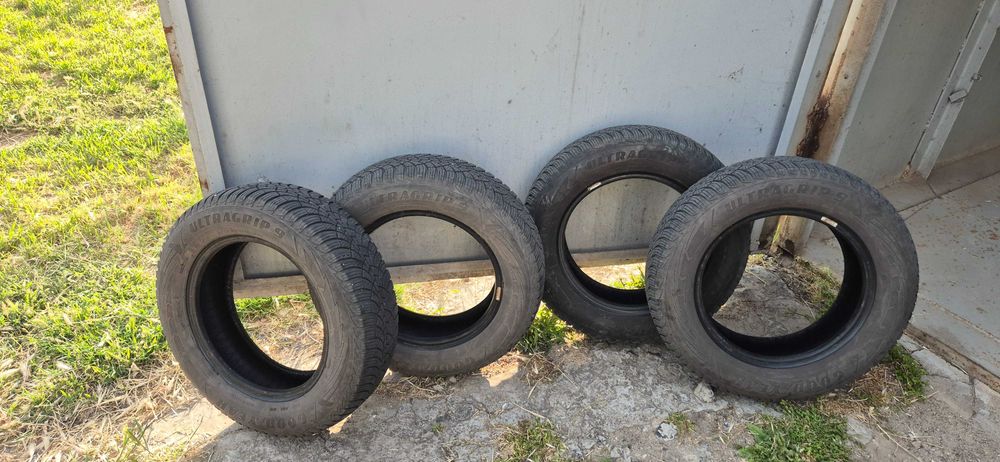 Шини зимові, 4 штуки, у гарному стані, 14 радіус GoodYear 4000 грн