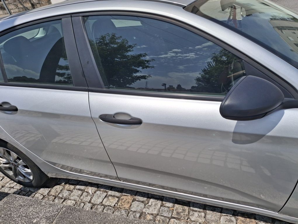 Automóvel  como novo