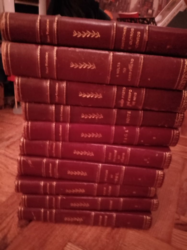 Livros E.Verissimo encardenados pele desde5Eou10-30E-Contos2E Desde2E