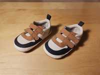 Niechodki Baby B'gosh rozmiar 18