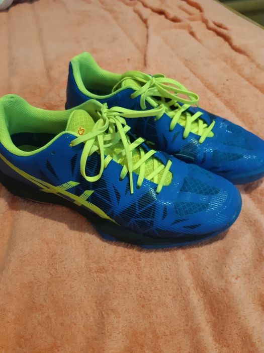 Красовки ASICS волейбольні