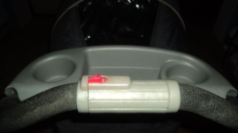 Carro bebé 4 Rodas como Novo-Resistente 0-4 anos-25kg+capa chuva-Graco