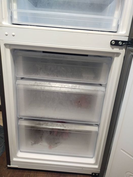 Холодильник Самсунг RB38T676FB1