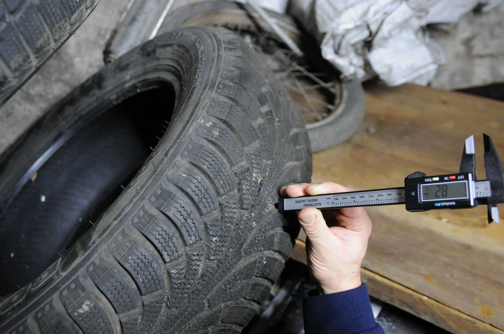 Opony zimowe 215/60R16