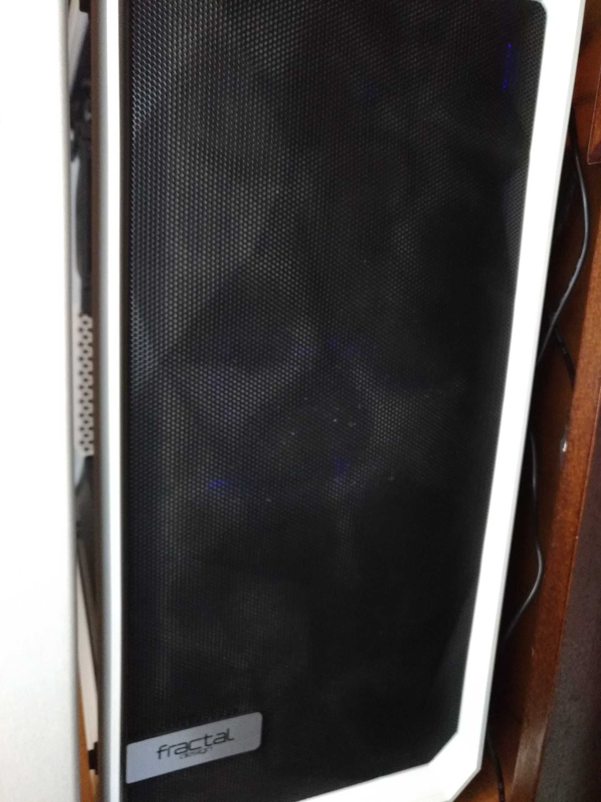 Torre de computador completa