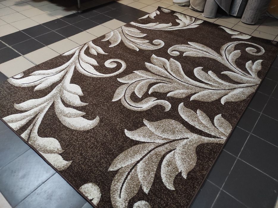 Килим 2х3  нові килими , є різні розміри, 2.50х3.50, 1.40х2 і так далі