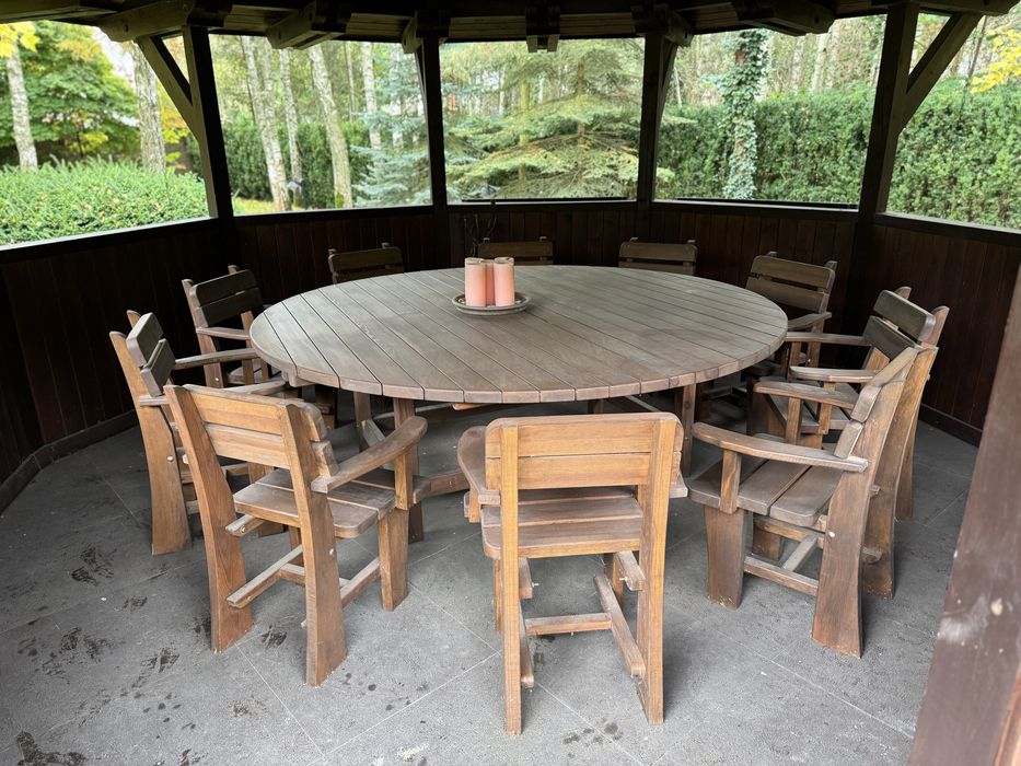Meble drewaniane do altany - stół  2,1 m srednicy i 10 krzesel