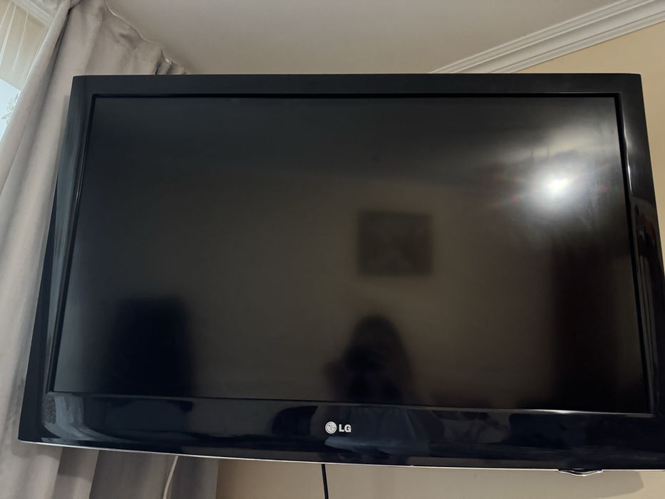 Телевізор LG 42LD420