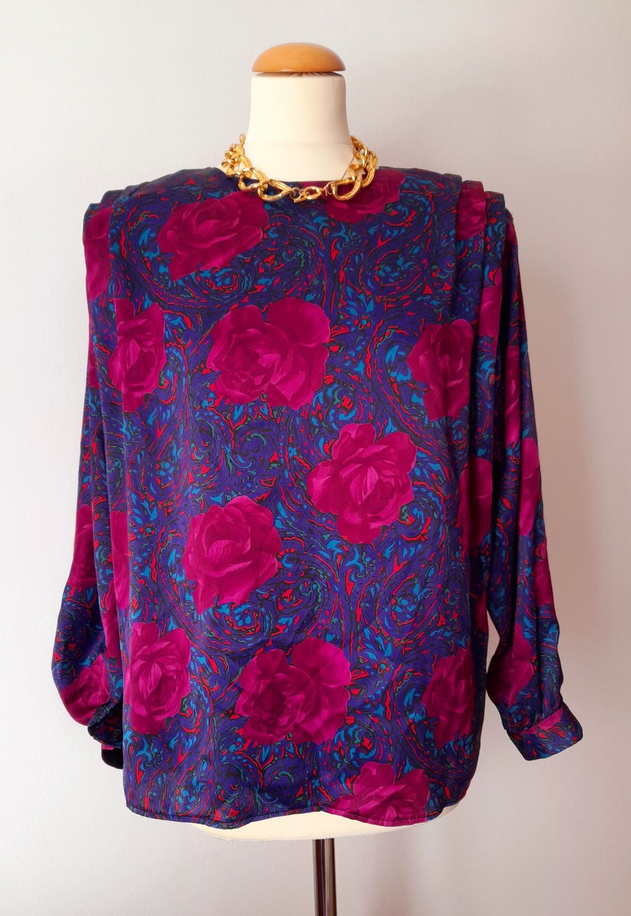 Blusa Vintage Philippe Saint Agil-Paris, padrão  floral.  Tamanho M