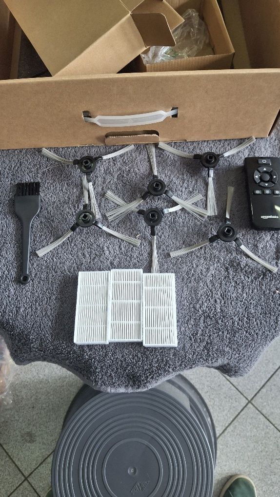 robot sprzątający amazonbasics