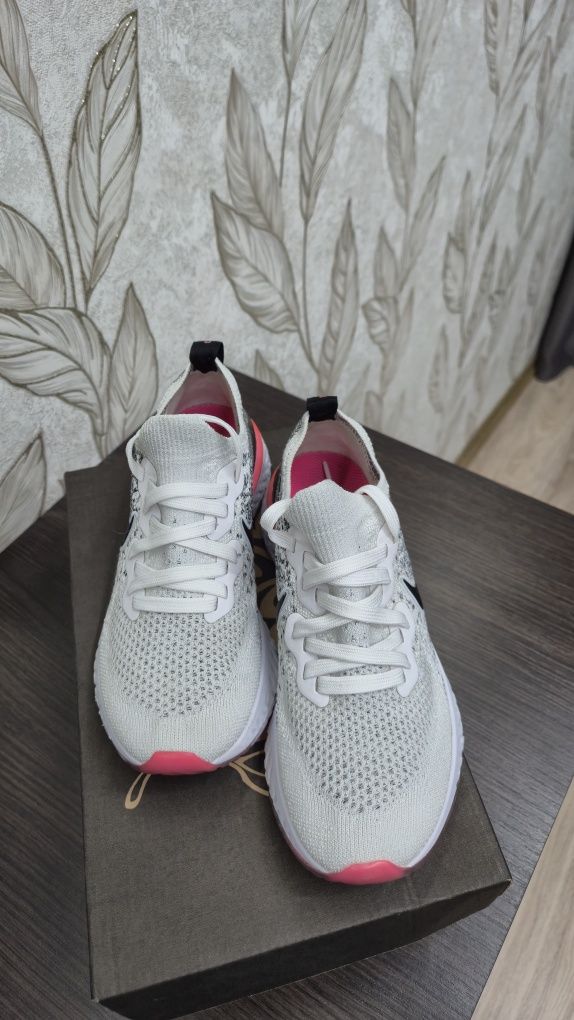 Кросівки Nike Epik React