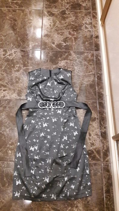 Нарядное платье с поясом