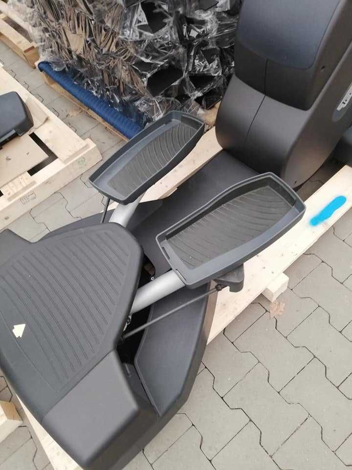 TECHNOGYM CROSSOVER 700LED stan bardzo dobry na stanie 5 szt
