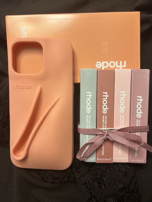 Case Rhode + lipglass Iphone 16 pro max