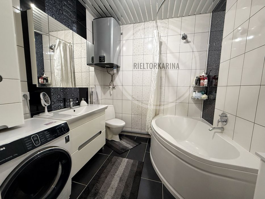 «ЖК Рівʼєра» Намив 2к велика квартира в продажі з усім