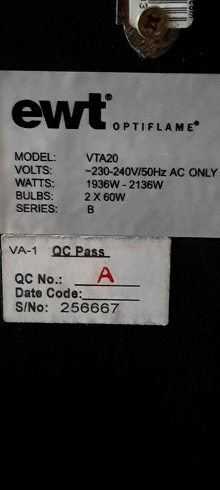 Kominek elektryczny z możliwością grzania