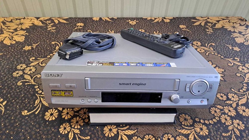 Відеомагнітофон Sony SLV SE-410K з пультом