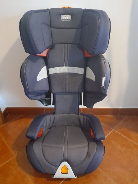 Cadeira auto Chicco 15-36 kg auto-regulável